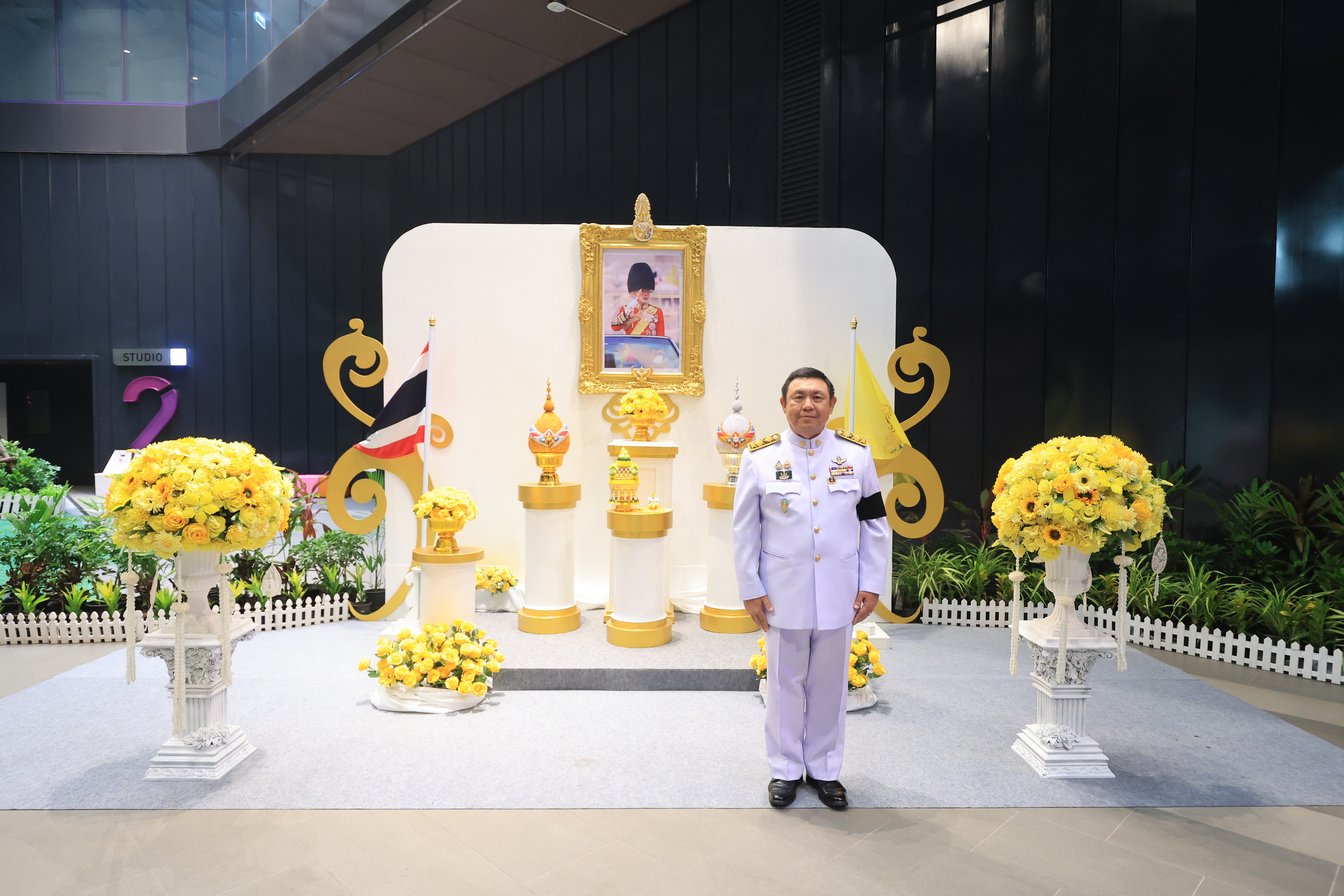 title - คณะผู้บริหาร ส.ป.ก. บันทึกเทปถวายพระพรชัยมงคล เนื่องในโอกาสมหามงคลเฉลิมพระชนมพรรษา 74 พรรษา พระบาทสมเด็จพระปรเมนทรรามาธิบดีศรีสินทร มหาวชิราลงกรณ พระวชิรเกล้าเจ้าอยู่หัว